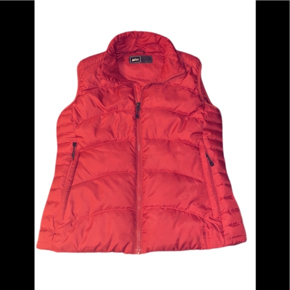 Ladies REI polyester down alternative red vest - Picture 2 of 7